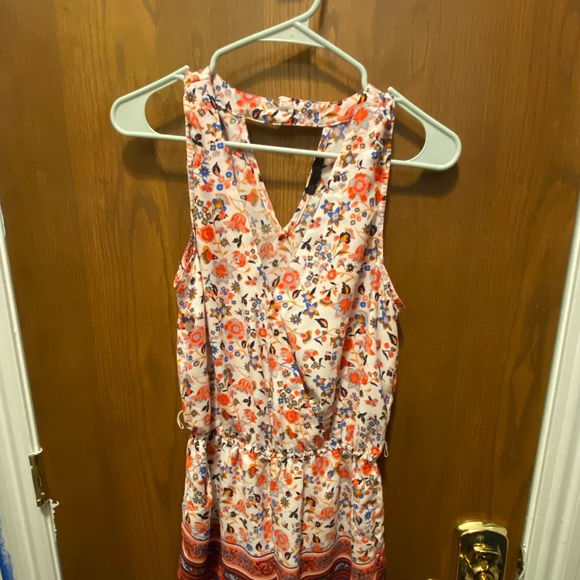 Size Medium Floral Print Romper - Perfect for Summer - Picture 2 of 8